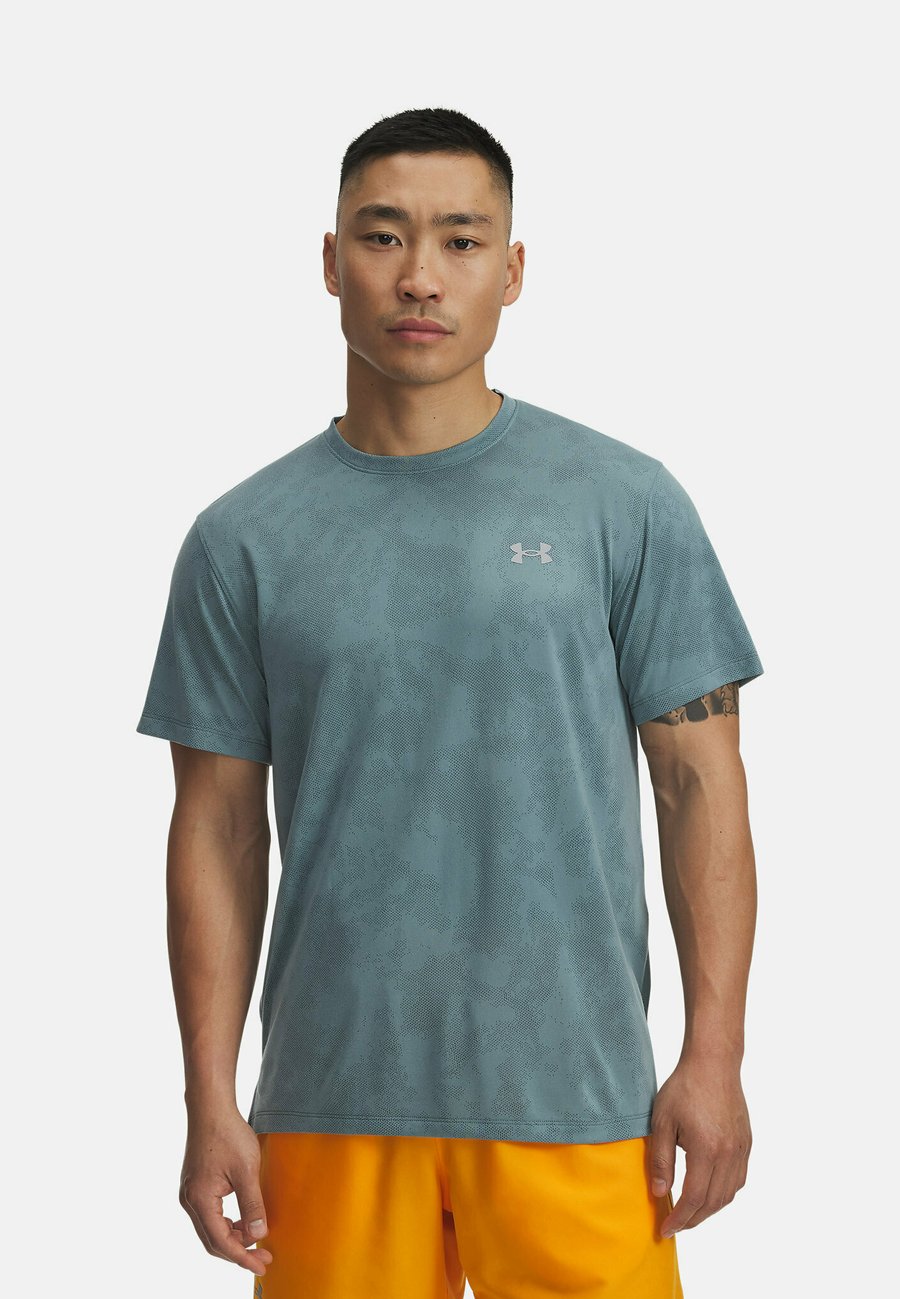 Футболка Under Armour LAUNCH CAMO, Serpentine (323)/Green, Зеленый, Футболка Under Armour LAUNCH CAMO, Serpentine (323)/Green
Футболка Under Armour LAUNCH CAMO, Serpentine (323)/Green, Зеленый, Футболка Under Armour LAUNCH CAMO, Serpentine (323)/Green