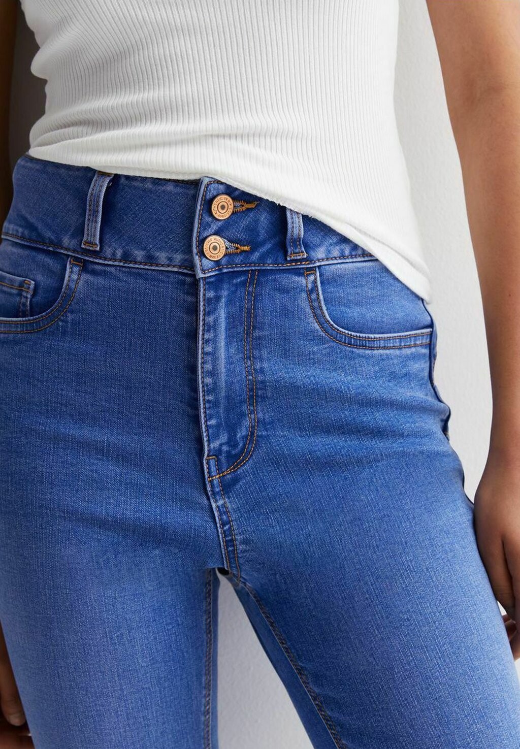 Джинсы приталенного кроя New Look, цвет bright blue
Джинсы приталенного кроя New Look, цвет bright blue