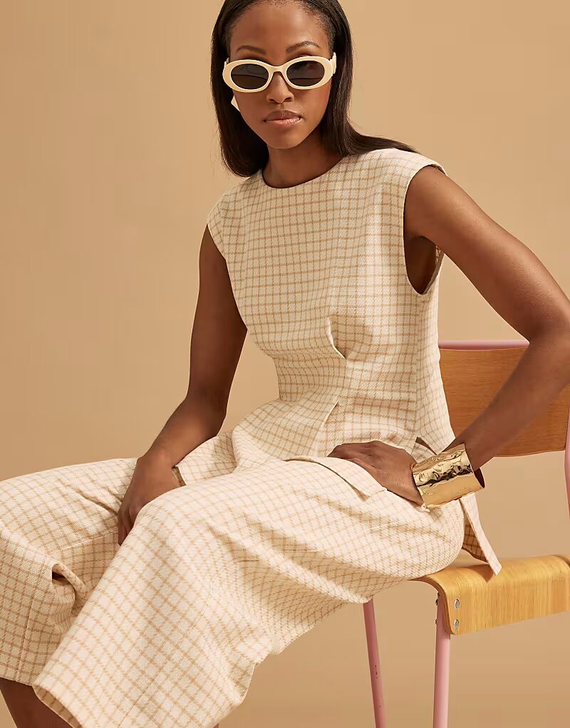 Топ в клетку River Island в кремовом цвете
Топ в клетку River Island в кремовом цвете