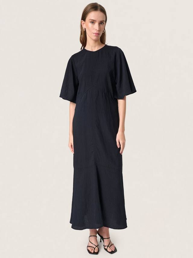 Платье макси фасона А-силуэт Emmy Soaked In Luxury
Платье макси фасона А-силуэт Emmy Soaked In Luxury