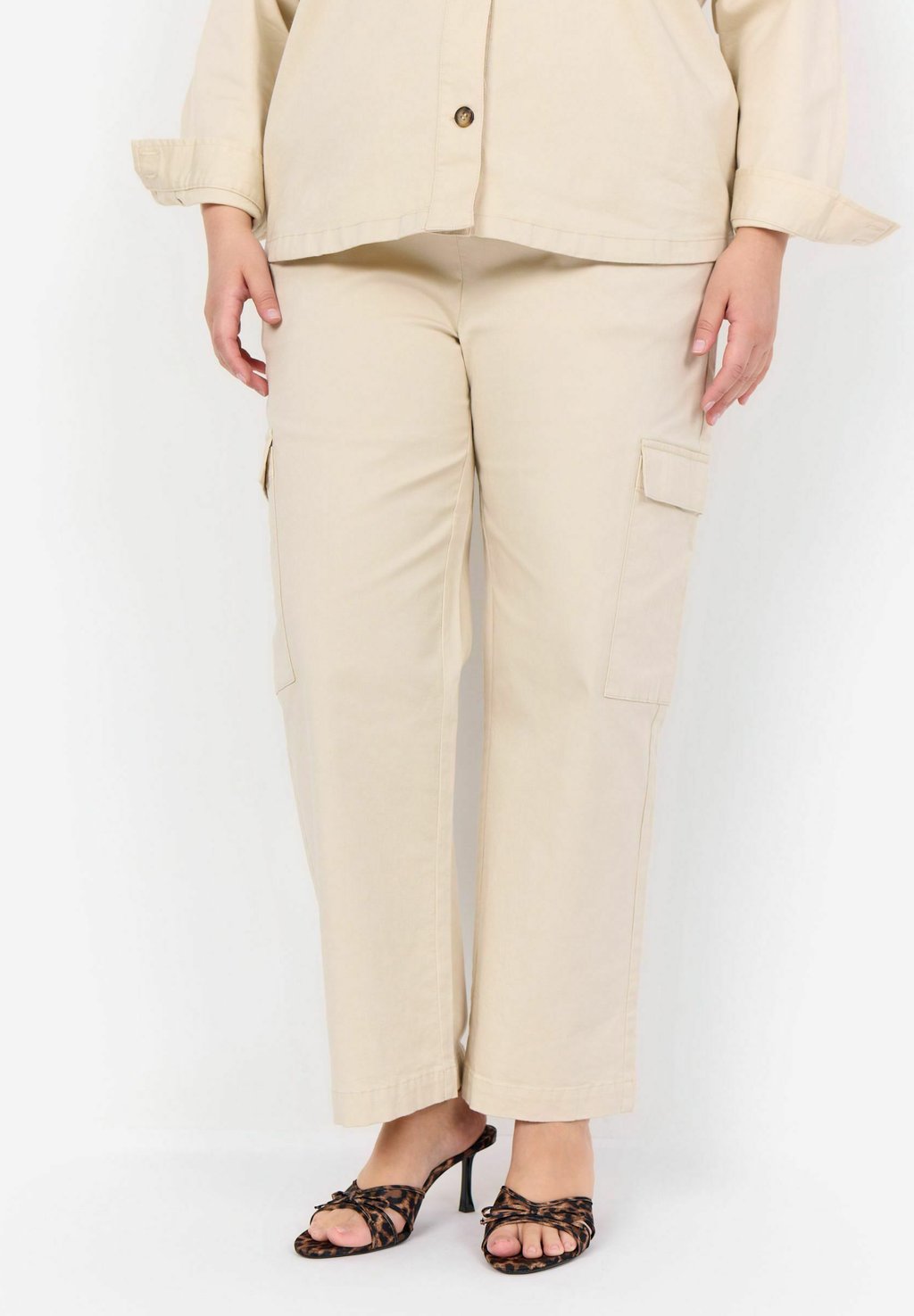 Брюки карго VENKE Wasabi Concept, бежевый
Брюки карго VENKE Wasabi Concept, бежевый