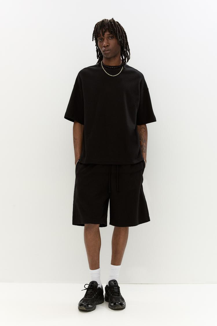 Шорты-Бермуды с диагональной текстурой Pull And Bear, черный
Шорты-Бермуды с диагональной текстурой Pull And Bear, черный