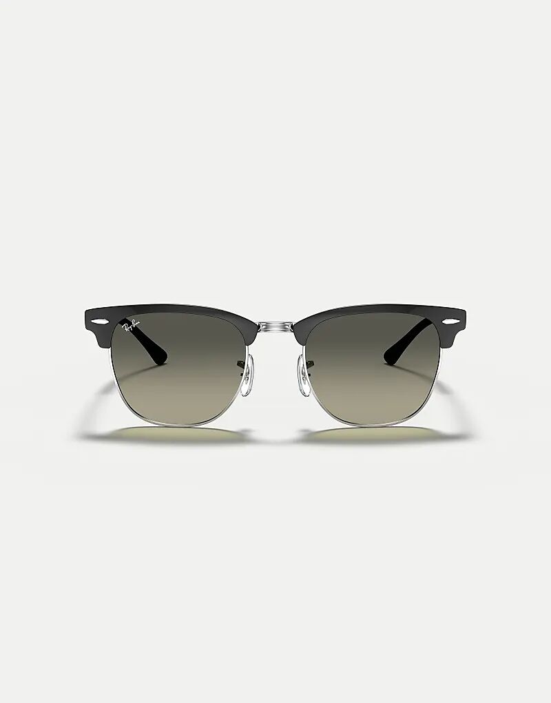 Солнцезащитные очки Ray-Ban Clubmaster с серыми линзами в черном цвете на серебристом фоне
Солнцезащитные очки Ray-Ban Clubmaster с серыми линзами в черном цвете на серебристом фоне