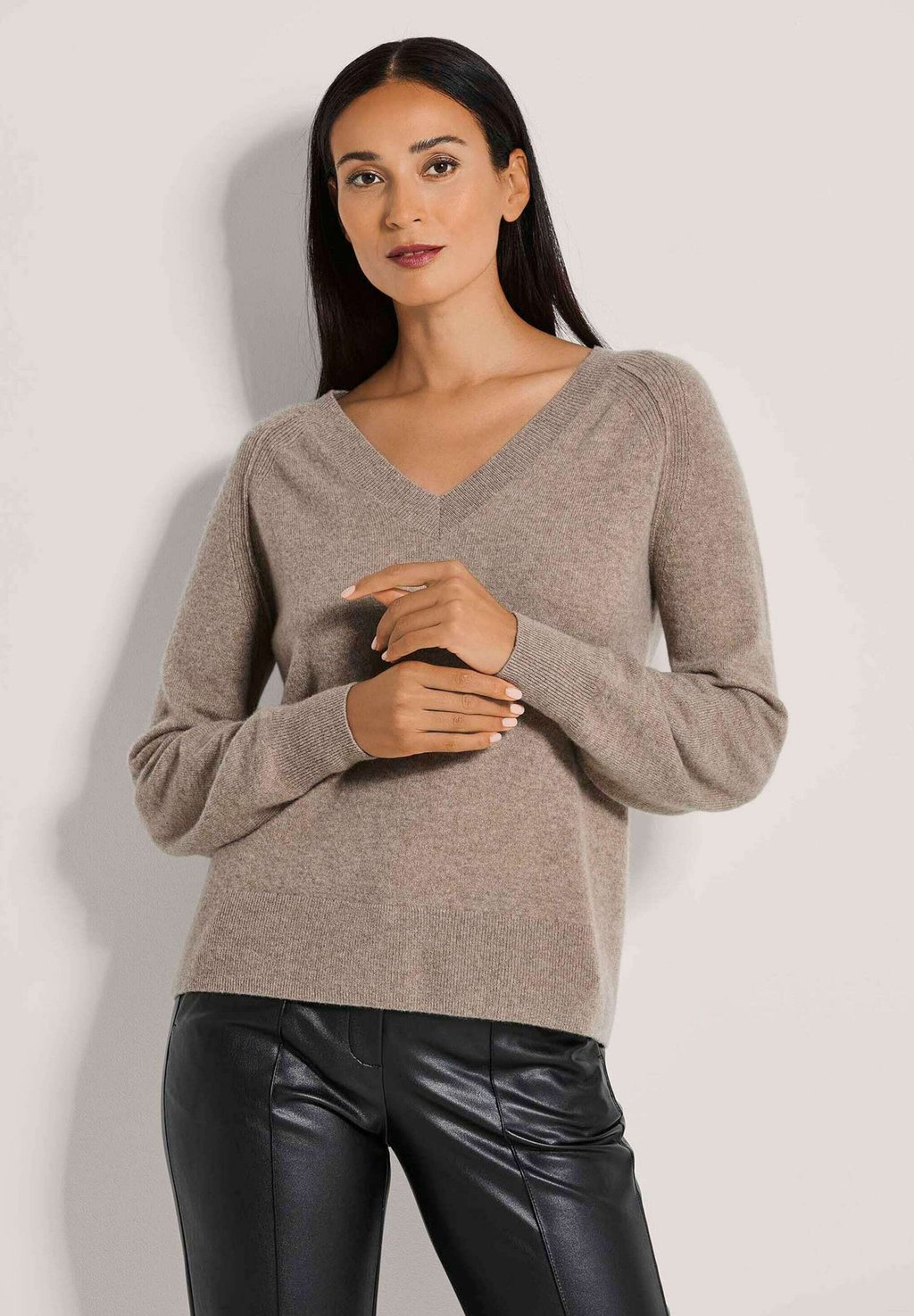 Джемпер MADELEINE, бежевый
Джемпер MADELEINE, бежевый