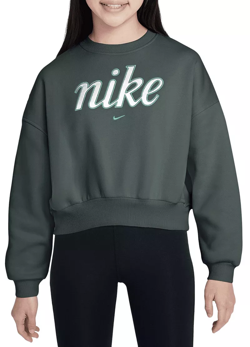 Флисовый свитшот свободного кроя с круглым вырезом Nike Sportswear Club для девочек, цвет Vintage Green
Флисовый свитшот свободного кроя с круглым вырезом Nike Sportswear Club для девочек, цвет Vintage Green