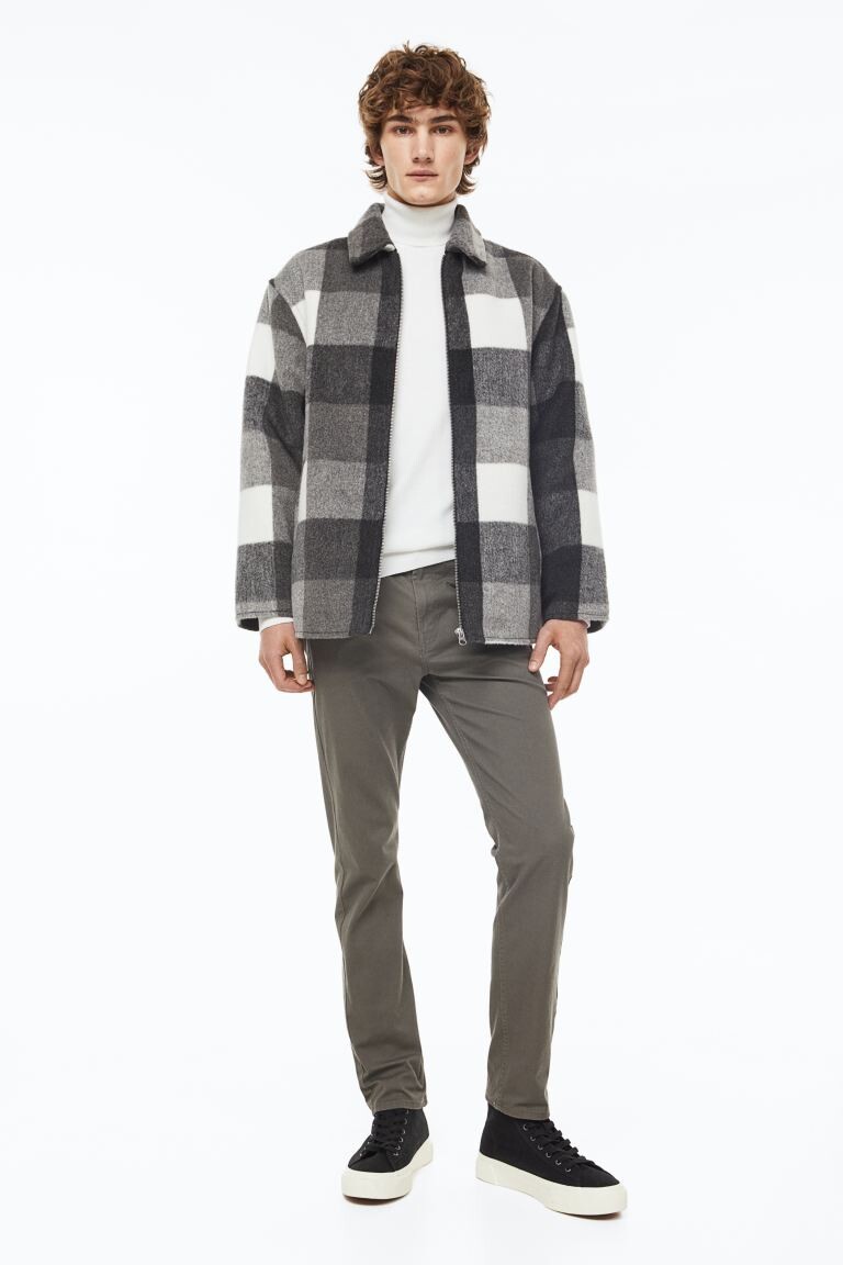 Брюки Slim Fit из хлопкового твила H&M, хаки зеленый 
Брюки Slim Fit из хлопкового твила H&M, хаки зеленый