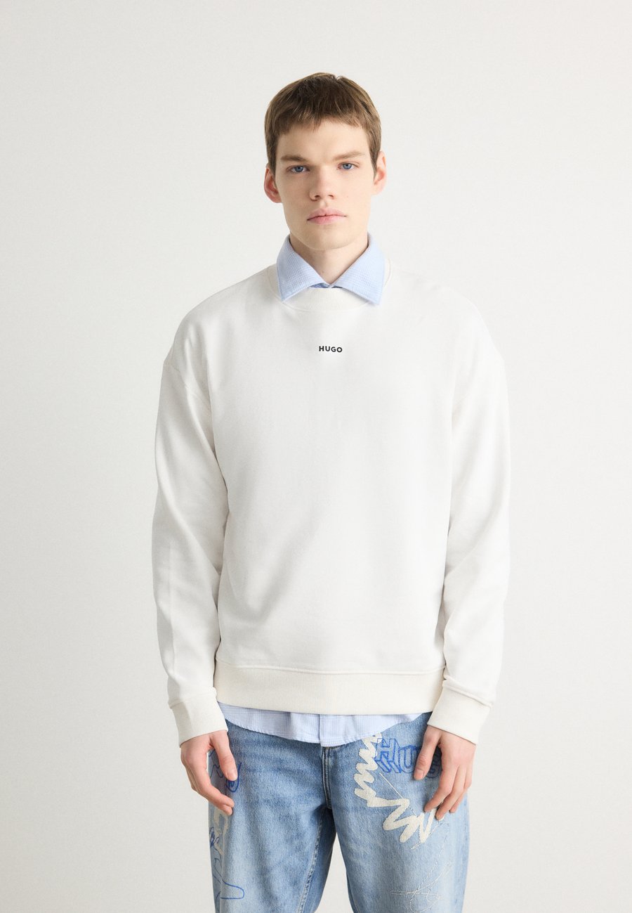 Толстовка HUGO DAPOCREW, Weiß/Off-White
Толстовка HUGO DAPOCREW, Weiß/Off-White