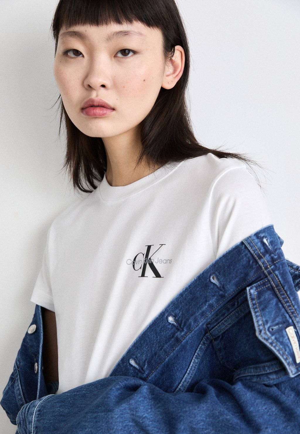 Базовая футболка SMALL MONOLOGO BABY TEE Calvin Klein Jeans, белый
Базовая футболка SMALL MONOLOGO BABY TEE Calvin Klein Jeans, белый