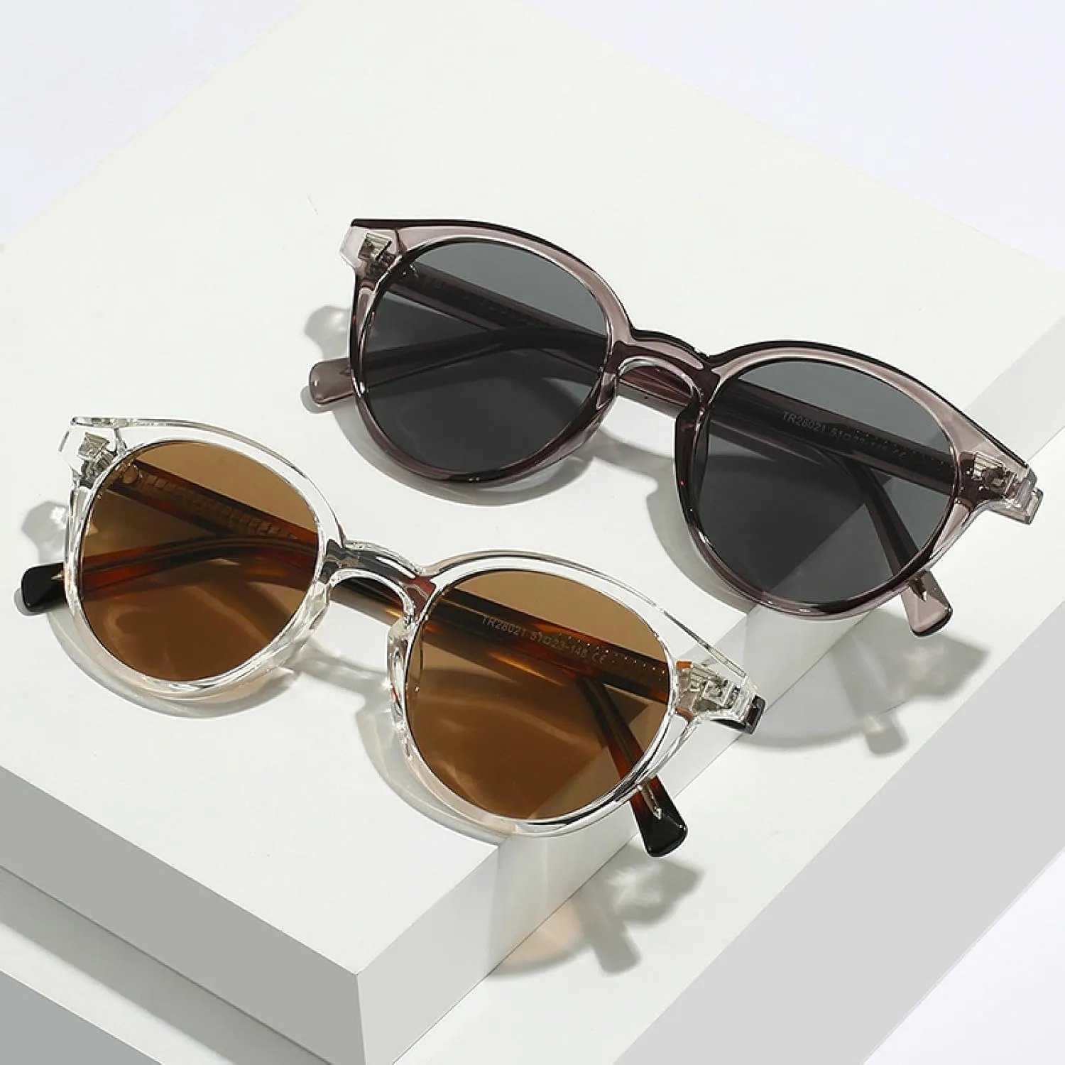 Круглые панк-солнцезащитные очки для женщин с заклепками, мужские сине-зеленые солнцезащитные очки с защитой от УФ-излучения UV400 DSVIGF, Clear Amber Tea
Круглые панк-солнцезащитные очки для женщин с заклепками, мужские сине-зеленые солнцезащитные очки с защитой от УФ-излучения UV400 DSVIGF, Clear Amber Tea