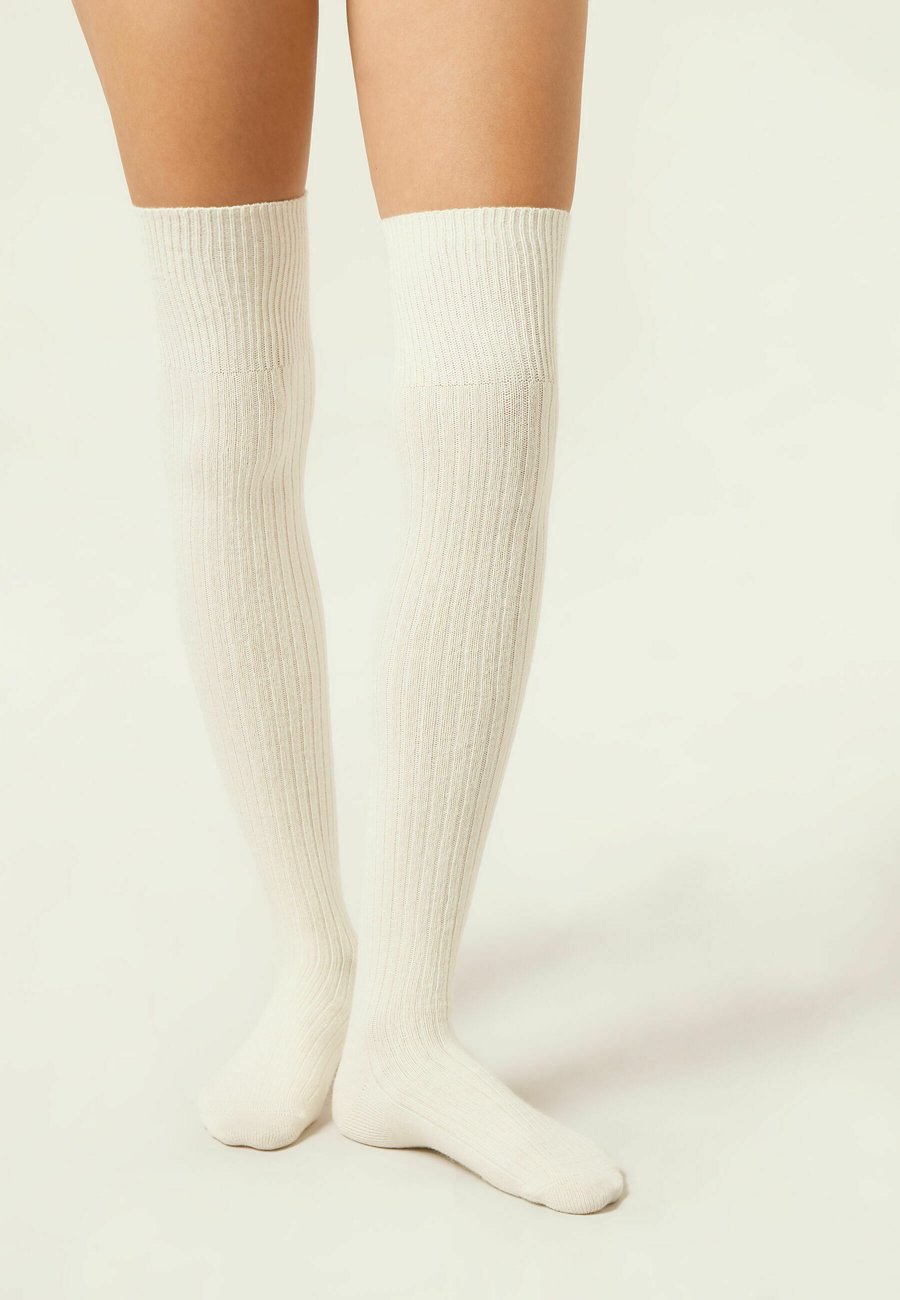 Носки Calzedonia Over-the-knee socks, White/White Denim
Носки Calzedonia Over-the-knee socks, White/White Denim