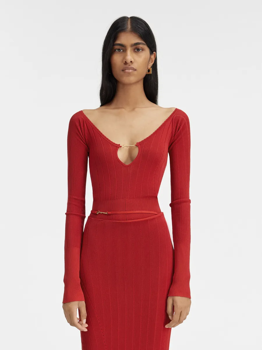 Топ с длинными рукавами и фестонами Ле Пралу Jacquemus, темно-красный
Топ с длинными рукавами и фестонами Ле Пралу Jacquemus, темно-красный