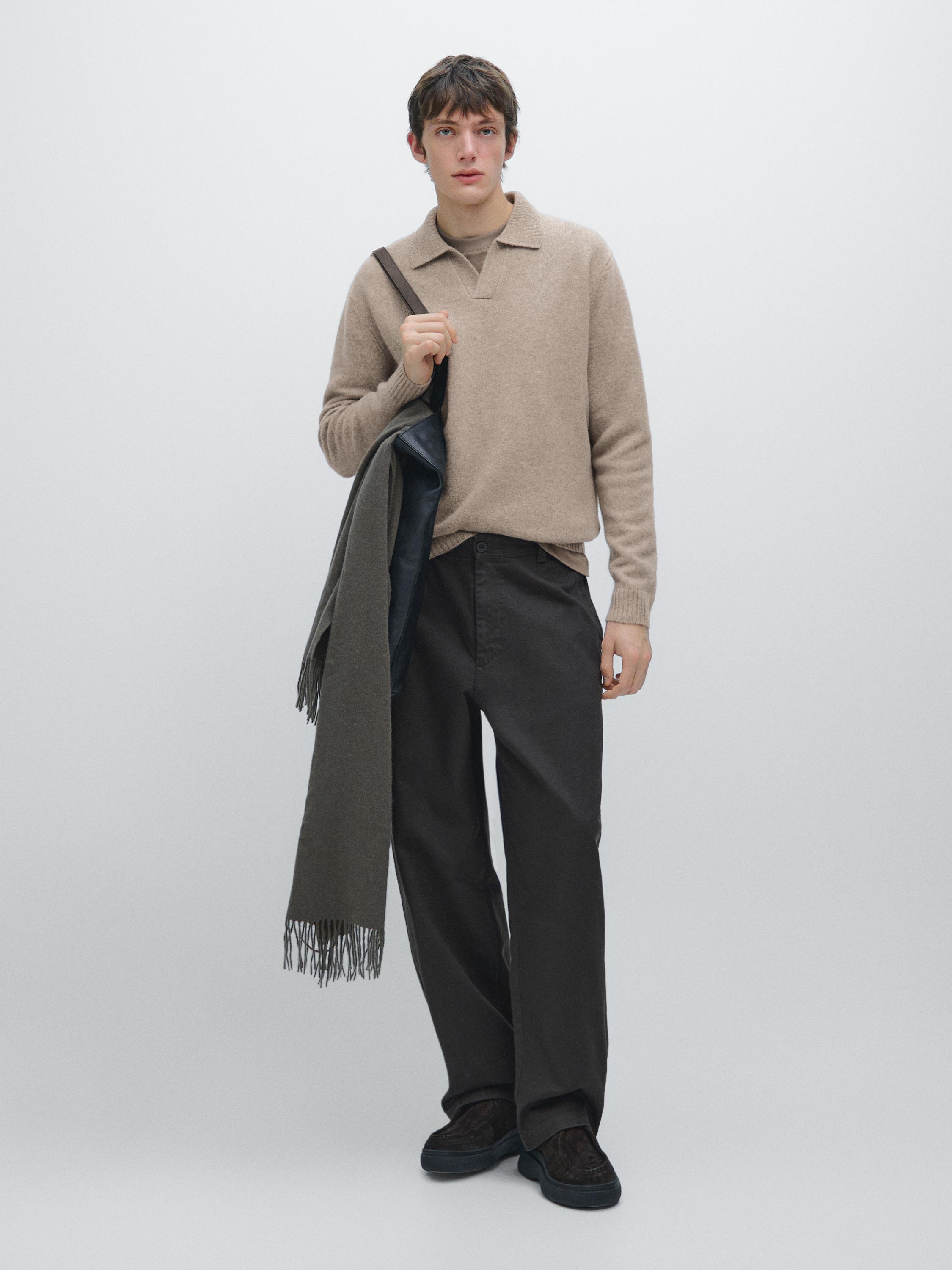 Свитер-Поло с V-образным вырезом из смесовой шерсти Massimo Dutti, экрю
Свитер-Поло с V-образным вырезом из смесовой шерсти Massimo Dutti, экрю