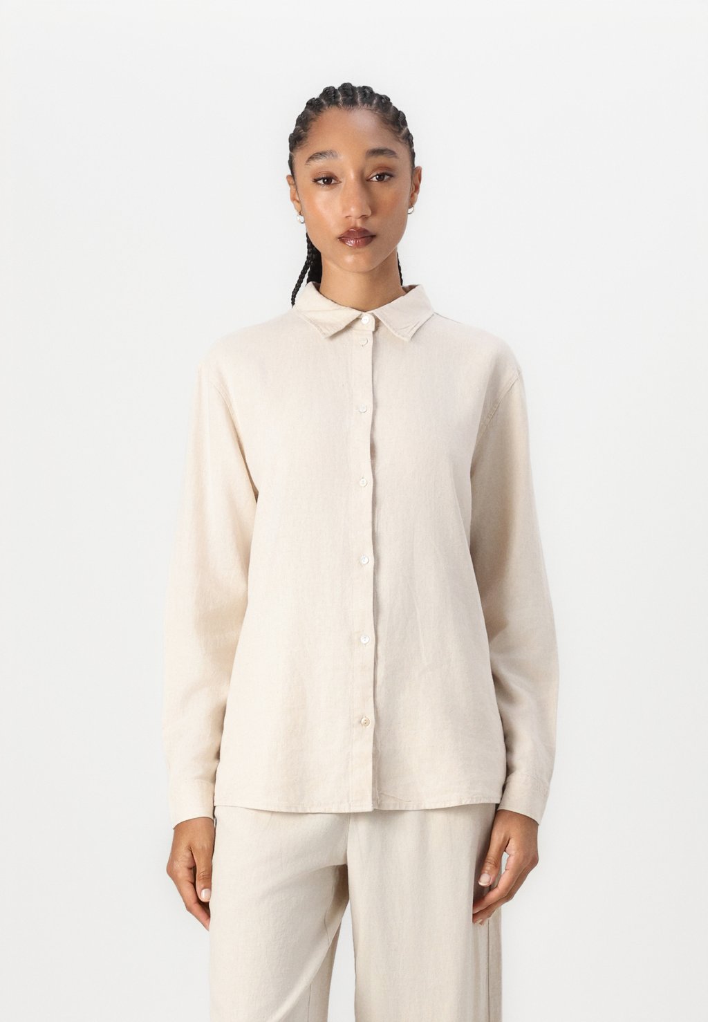 Блузка на пуговицах LINNO ICHI, бежевый
Блузка на пуговицах LINNO ICHI, бежевый