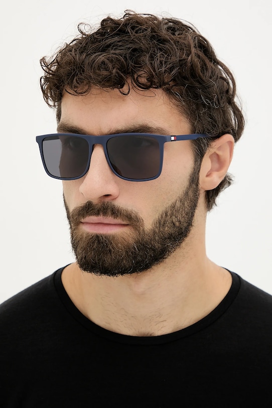 Солнцезащитные очки Tommy Hilfiger, темно-синий
Солнцезащитные очки Tommy Hilfiger, темно-синий