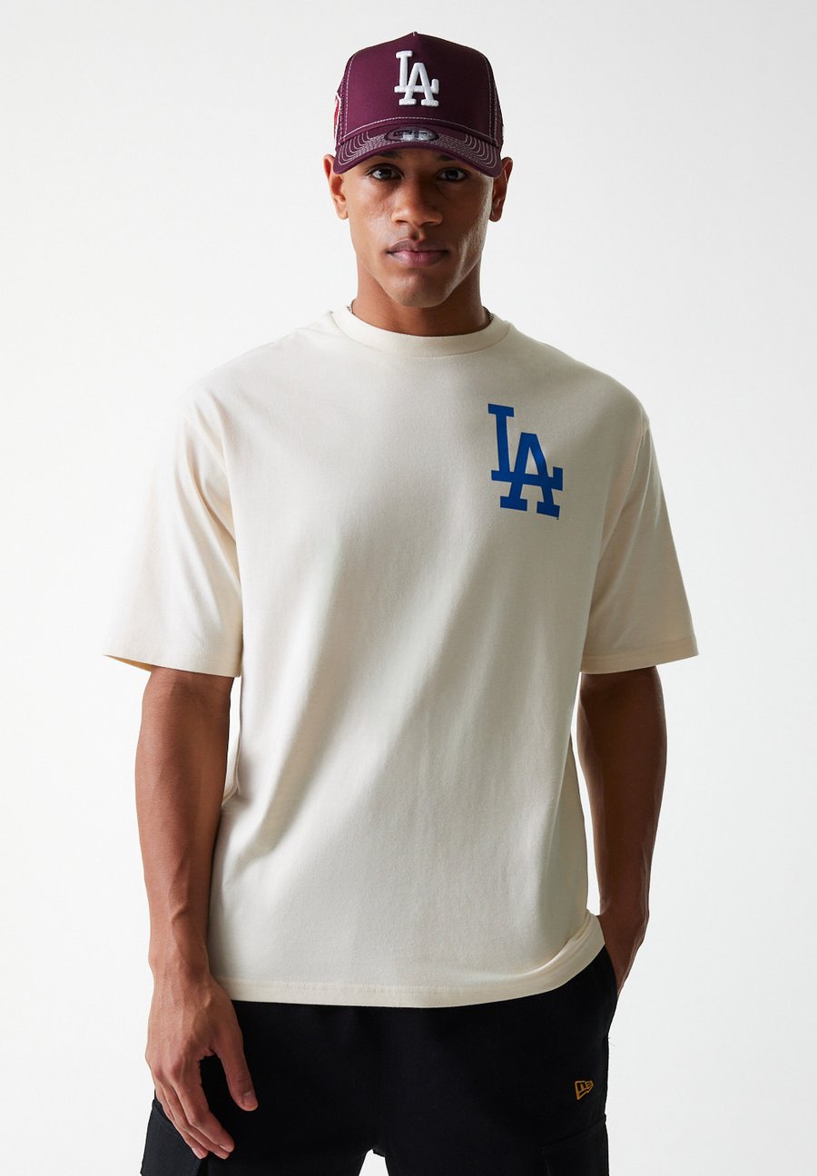 Футболка New Era GRAPHIC TEE UNISEX, White,Multi-Coloured/White
Футболка New Era GRAPHIC TEE UNISEX, White,Multi-Coloured/White