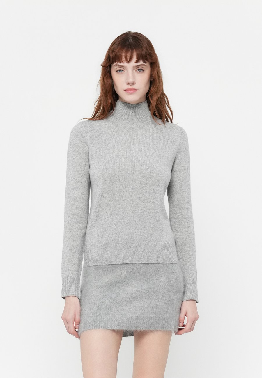 Джемпер pure cashmere SIMPLE HIGH NECK SWEATER, Light Grey
Джемпер pure cashmere SIMPLE HIGH NECK SWEATER, Light Grey