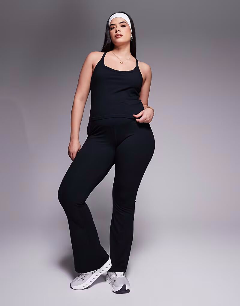 4505 Curve Icon мягкие облегающие леггинсы для йоги с запахом и поясом черного цвета
4505 Curve Icon мягкие облегающие леггинсы для йоги с запахом и поясом черного цвета