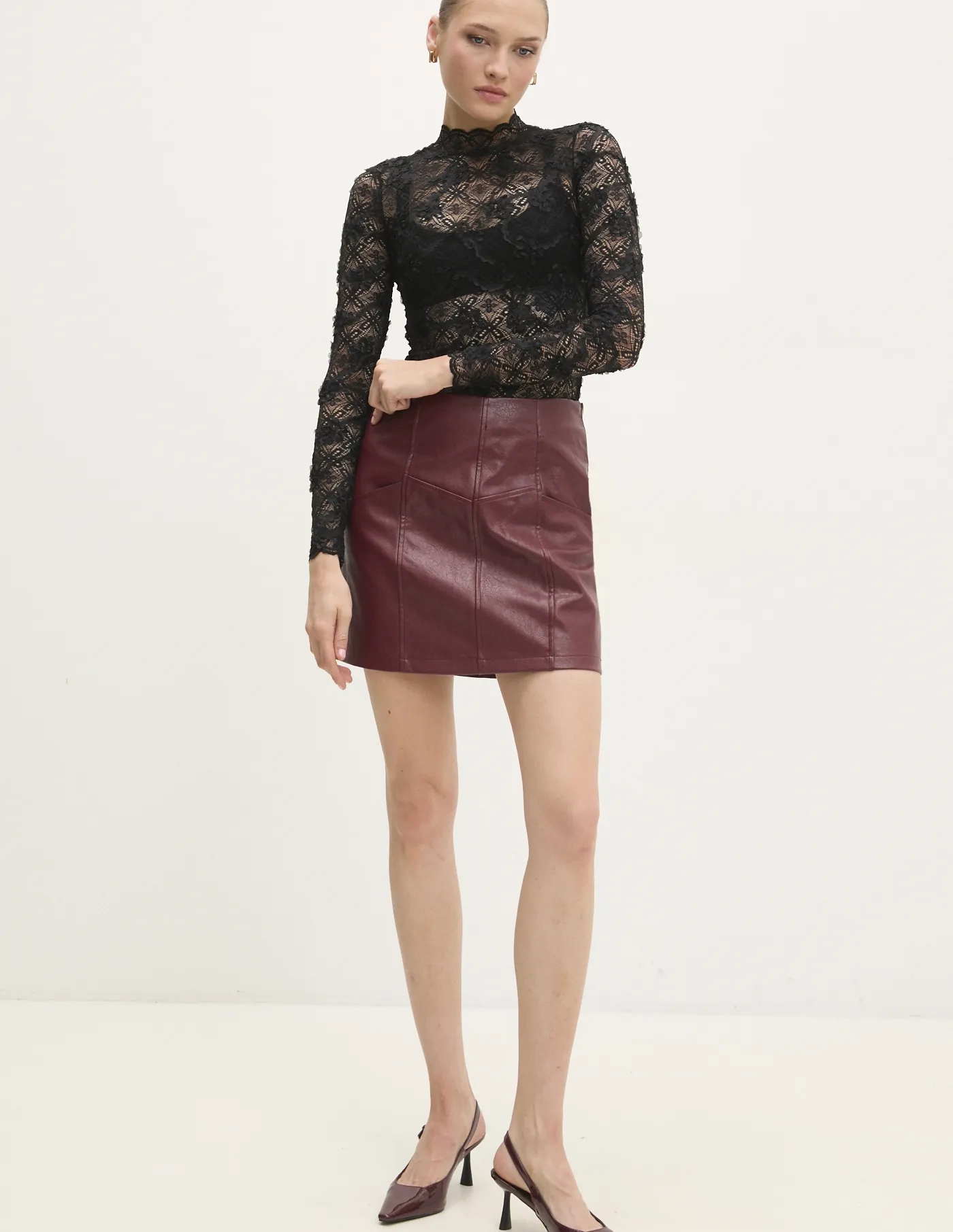 Футболка с длинным рукавом Answear Lab, черный
Футболка с длинным рукавом Answear Lab, черный