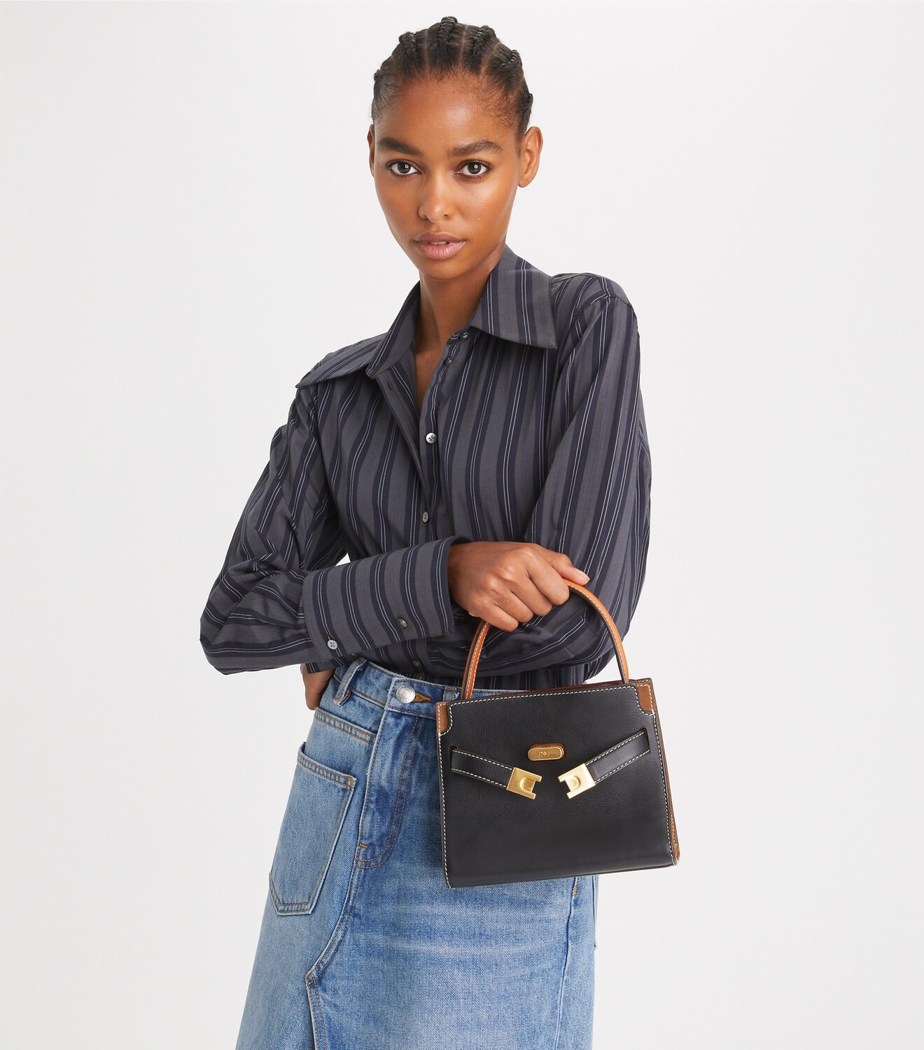 Маленькая двойная сумка-сэтчел Lee Radziwill Tory Burch
Маленькая двойная сумка-сэтчел Lee Radziwill Tory Burch