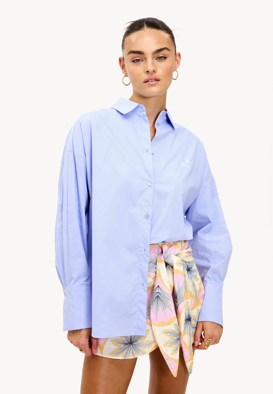 Блуза LOAVIES MY FAVOURITE RECORD, Solid Blue Light/Light Blue
Блуза LOAVIES MY FAVOURITE RECORD, Solid Blue Light/Light Blue