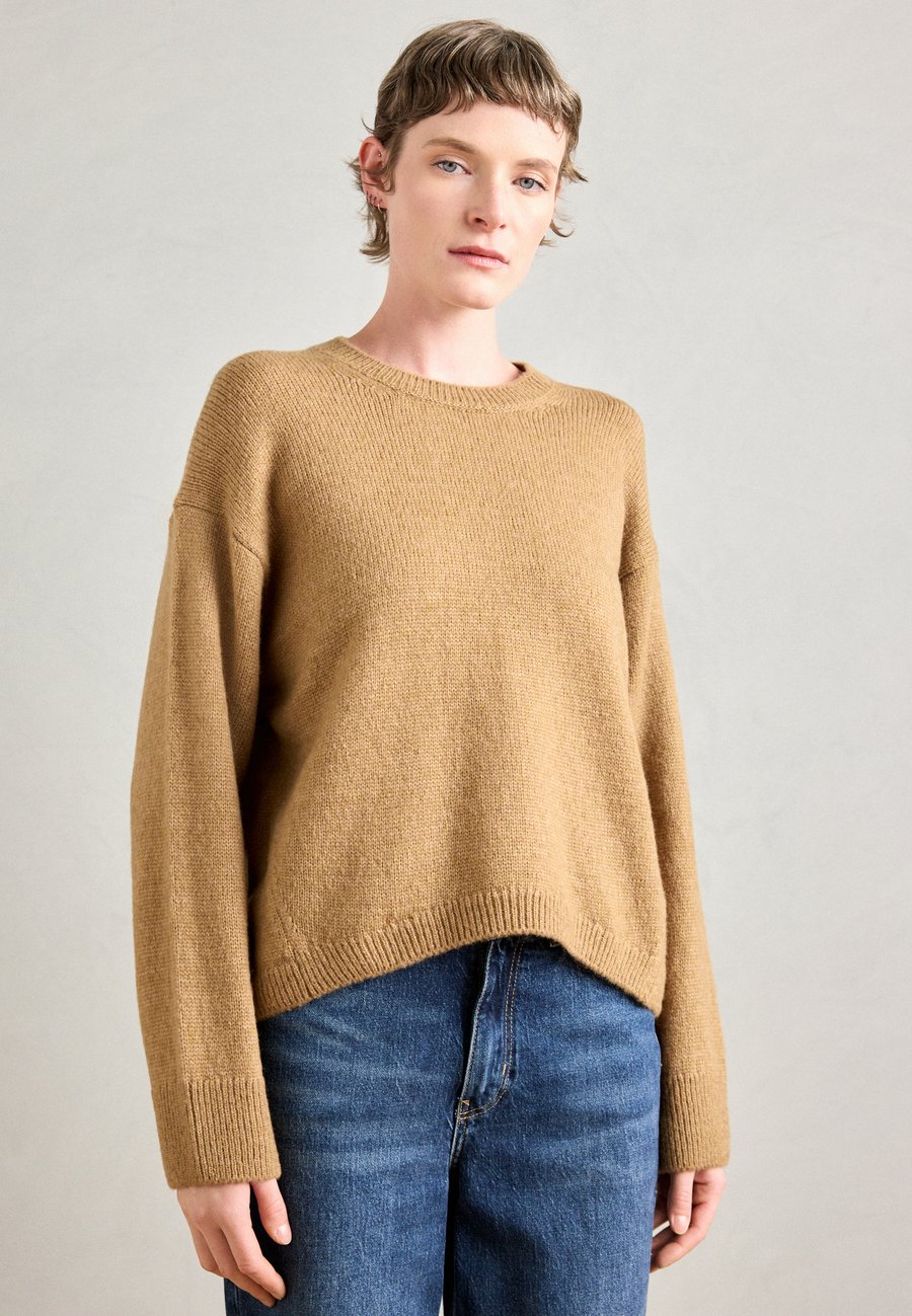 Джемпер Marc O'Polo LONGSLEEVE ROUND NECK, Pure Sand/Sand
Джемпер Marc O'Polo LONGSLEEVE ROUND NECK, Pure Sand/Sand