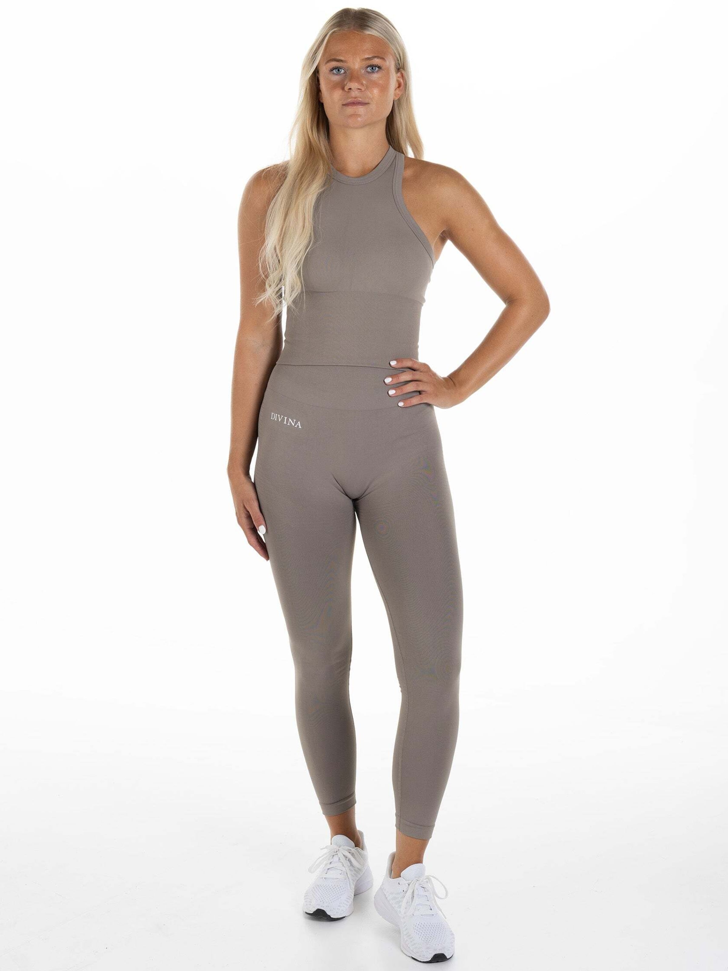 Divina Спортивный топ 'Sleek' в цвете капучино
Divina Спортивный топ 'Sleek' в цвете капучино