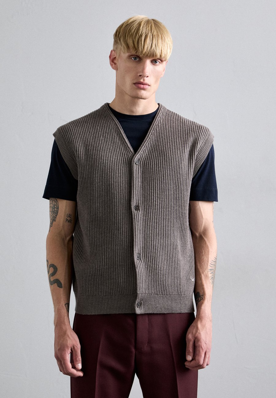 Куртка Emporio Armani Waistcoat, Walnut/Brown
Куртка Emporio Armani Waistcoat, Walnut/Brown