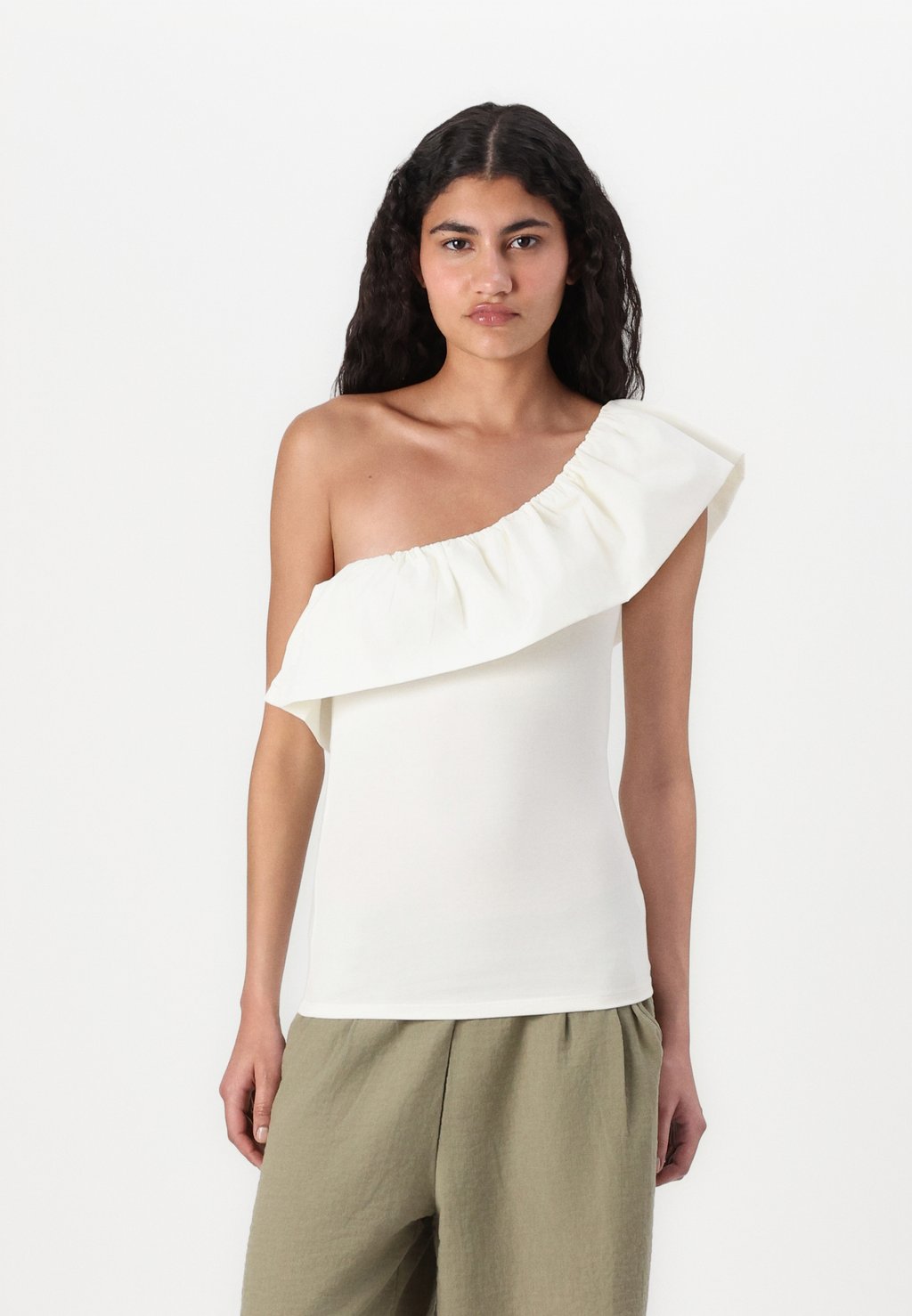 Топ SOFFY ONLY, кремовый
Топ SOFFY ONLY, кремовый