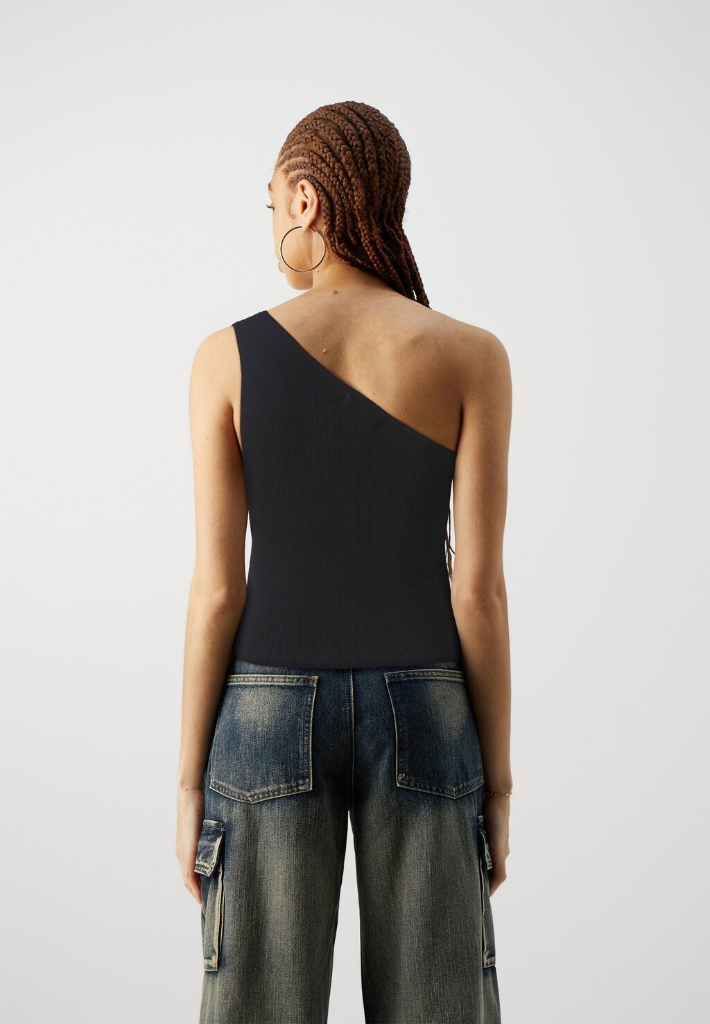 Топ JDYCIRKELINE ONE SHOULDER JDY, черный
Топ JDYCIRKELINE ONE SHOULDER JDY, черный