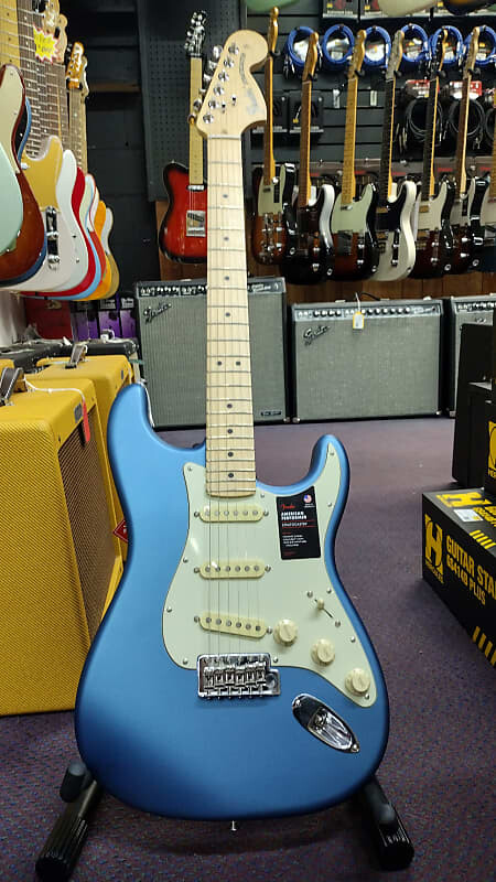 Американский исполнитель Fender Stratocaster American Performer Stratocaster
Американский исполнитель Fender Stratocaster American Performer Stratocaster