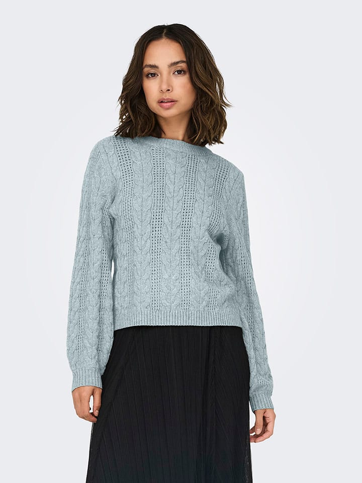 Светло-голубой свитер ONLY
Светло-голубой свитер ONLY