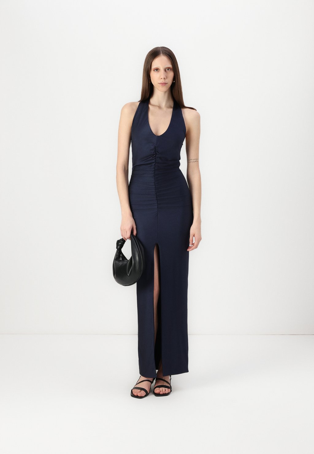 Платье макси EMMA HALTERNECK ROUCHED MAXI WAL G., темно-синий
Платье макси EMMA HALTERNECK ROUCHED MAXI WAL G., темно-синий