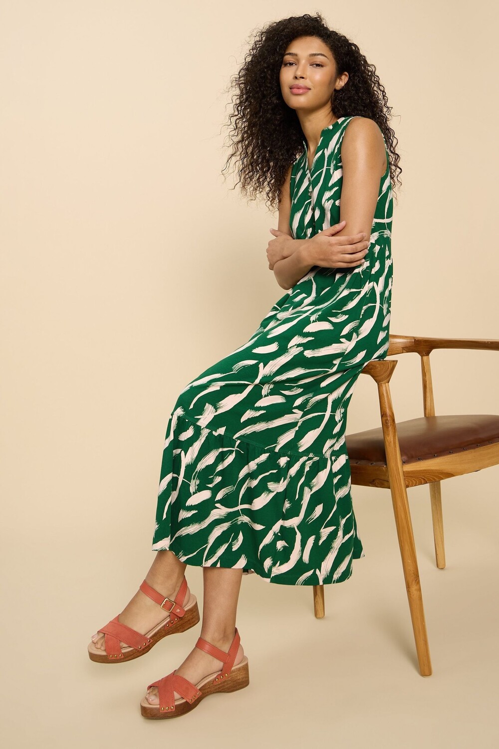 Платье макси Sonia из джерси White Stuff, зеленый
Платье макси Sonia из джерси White Stuff, зеленый