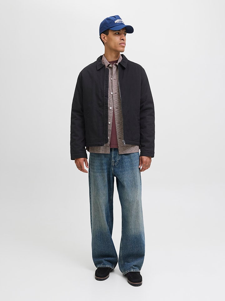 Jack & Jones Куртка переходного цвета черного цвета
Jack & Jones Куртка переходного цвета черного цвета