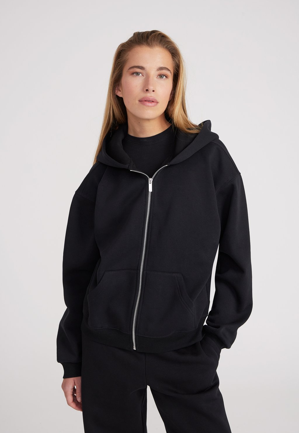 Толстовка на молнии Style Republic, черный 
Толстовка на молнии Style Republic, черный