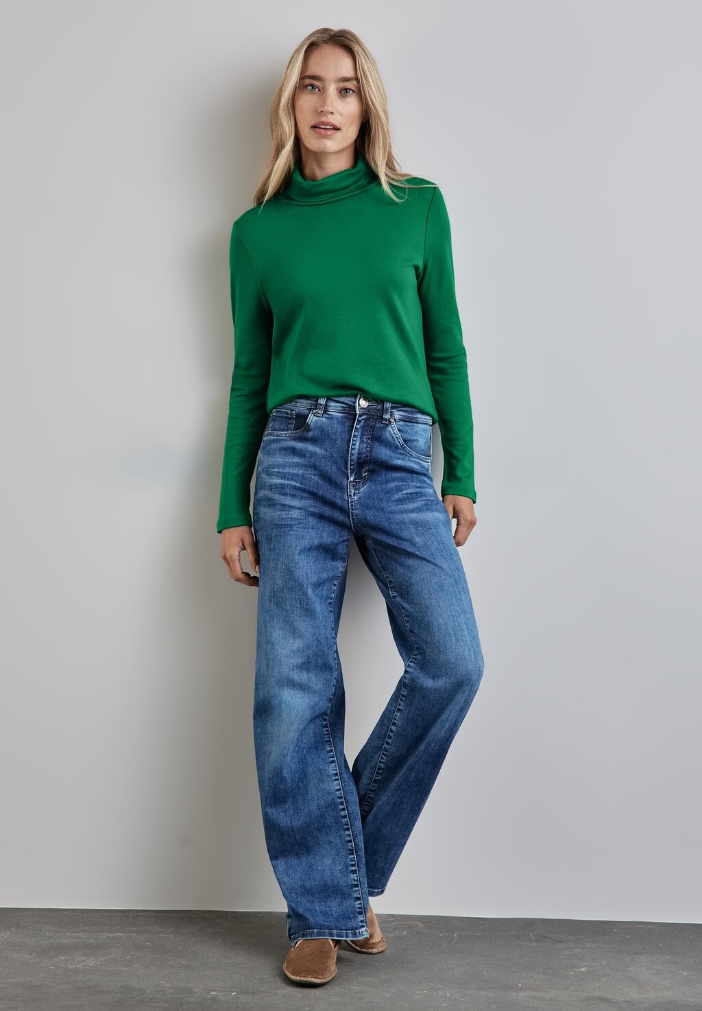 Топ с длинными рукавами MIT ROLLKRAGEN Cecil, зеленый
Топ с длинными рукавами MIT ROLLKRAGEN Cecil, зеленый