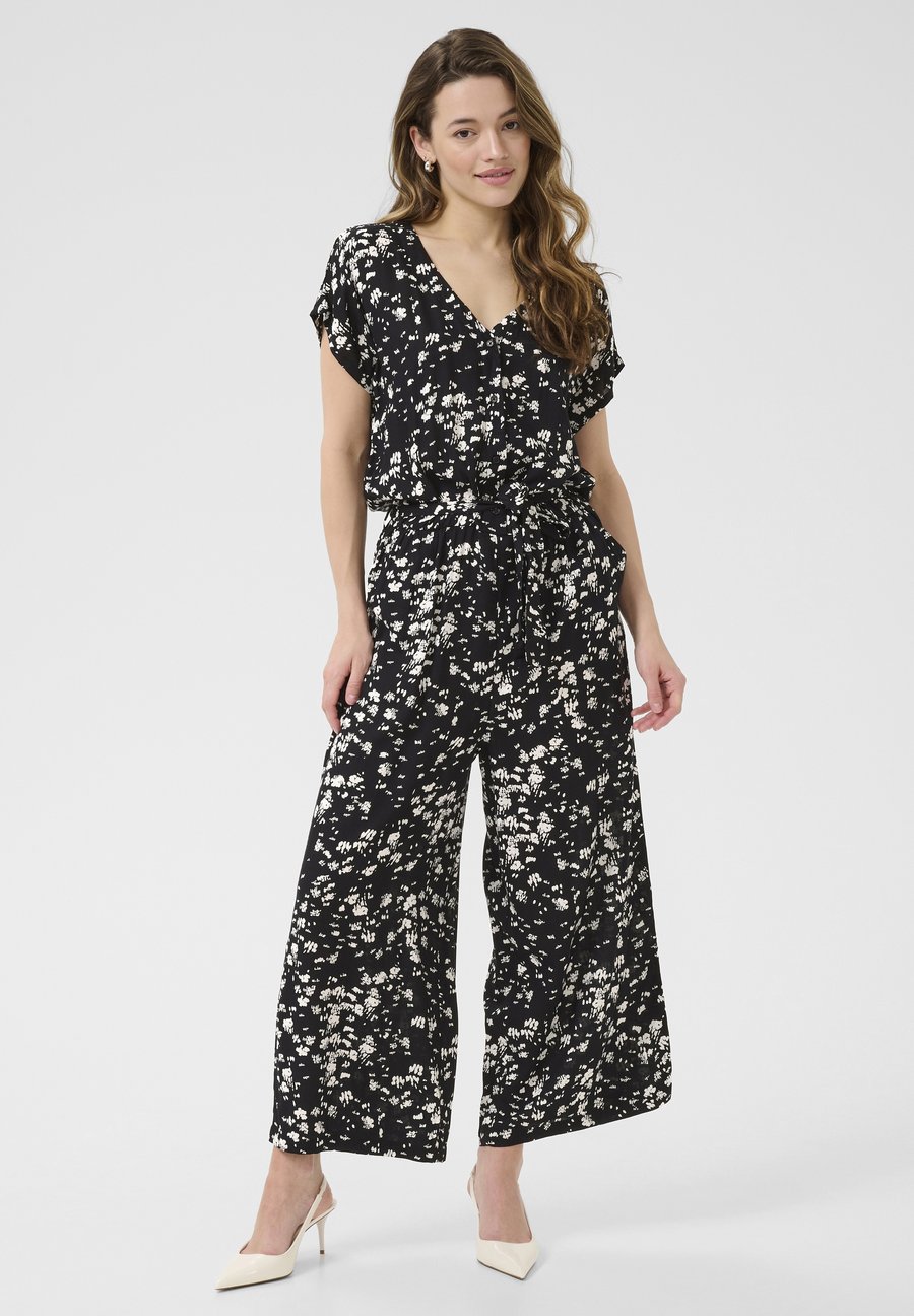 Комбинезон Kaffe KABEATHE, Black Chalk Graphic/Black
Комбинезон Kaffe KABEATHE, Black Chalk Graphic/Black
