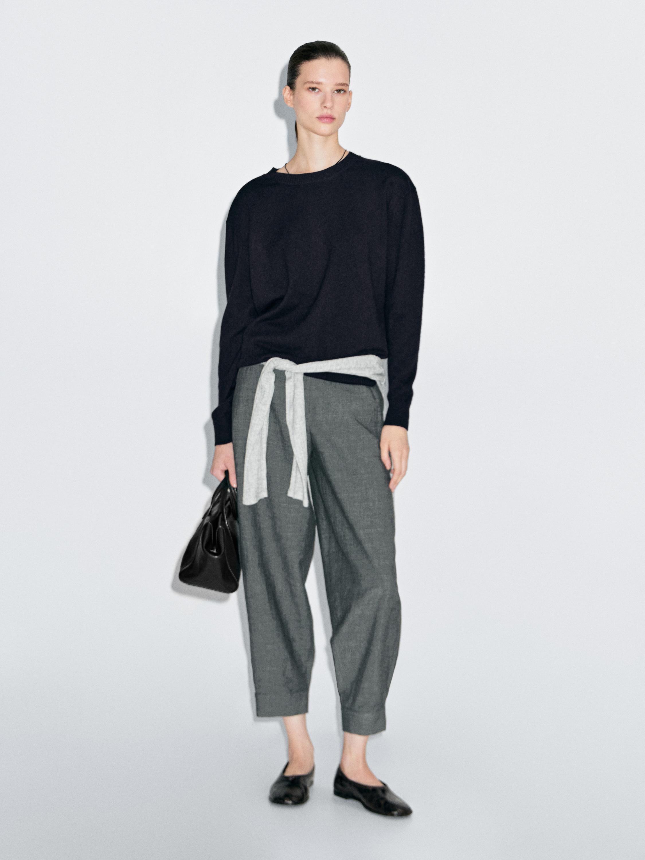 Свитер с круглым вырезом из 100% кашемира Massimo Dutti, темно-синий
Свитер с круглым вырезом из 100% кашемира Massimo Dutti, темно-синий