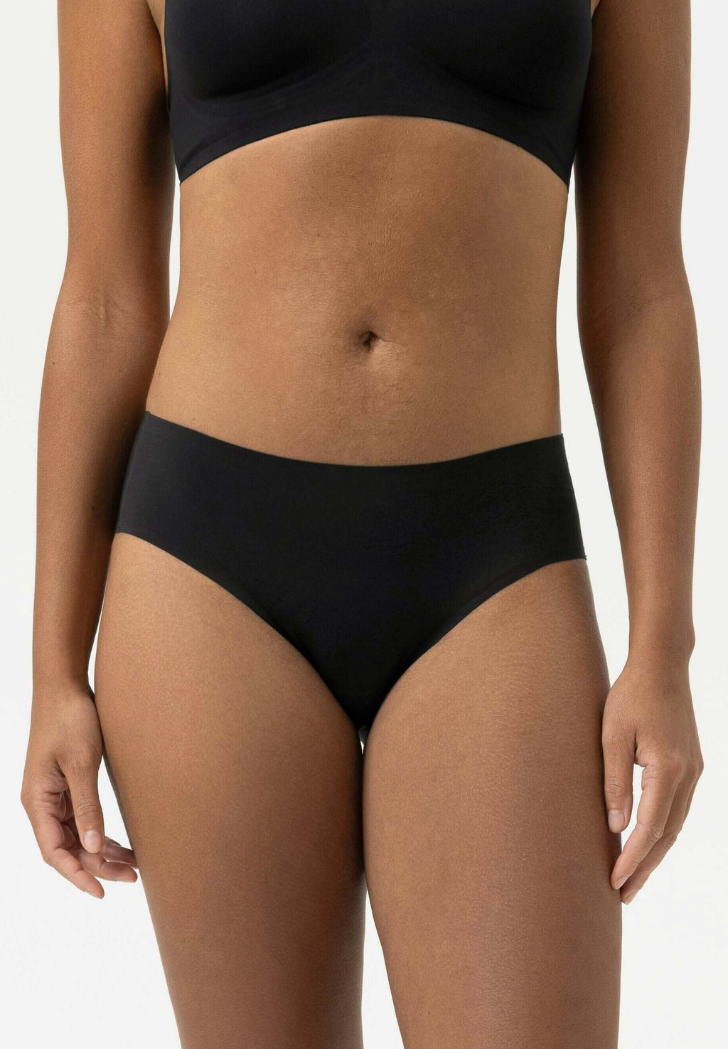 Трусы MINI SERIE SIMPLY BETTER INVISIBLES mey, черный
Трусы MINI SERIE SIMPLY BETTER INVISIBLES mey, черный