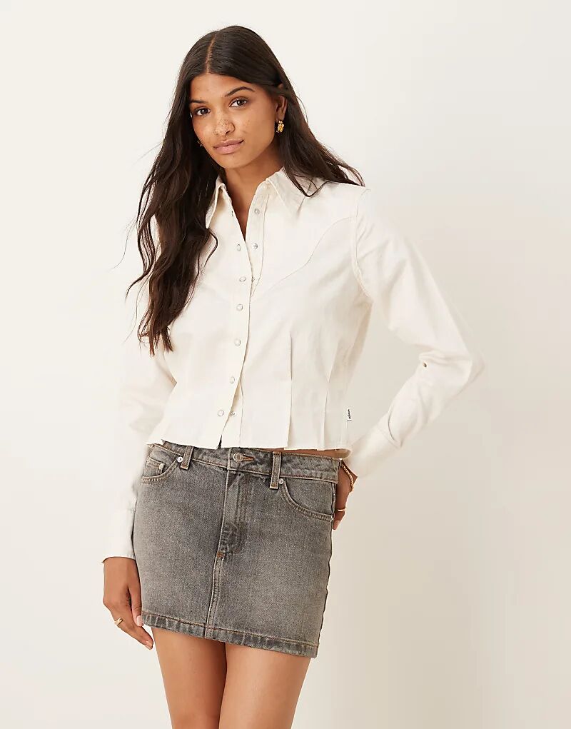 Рубашка Wrangler в стиле вестерн с баской цвета экрю
Рубашка Wrangler в стиле вестерн с баской цвета экрю