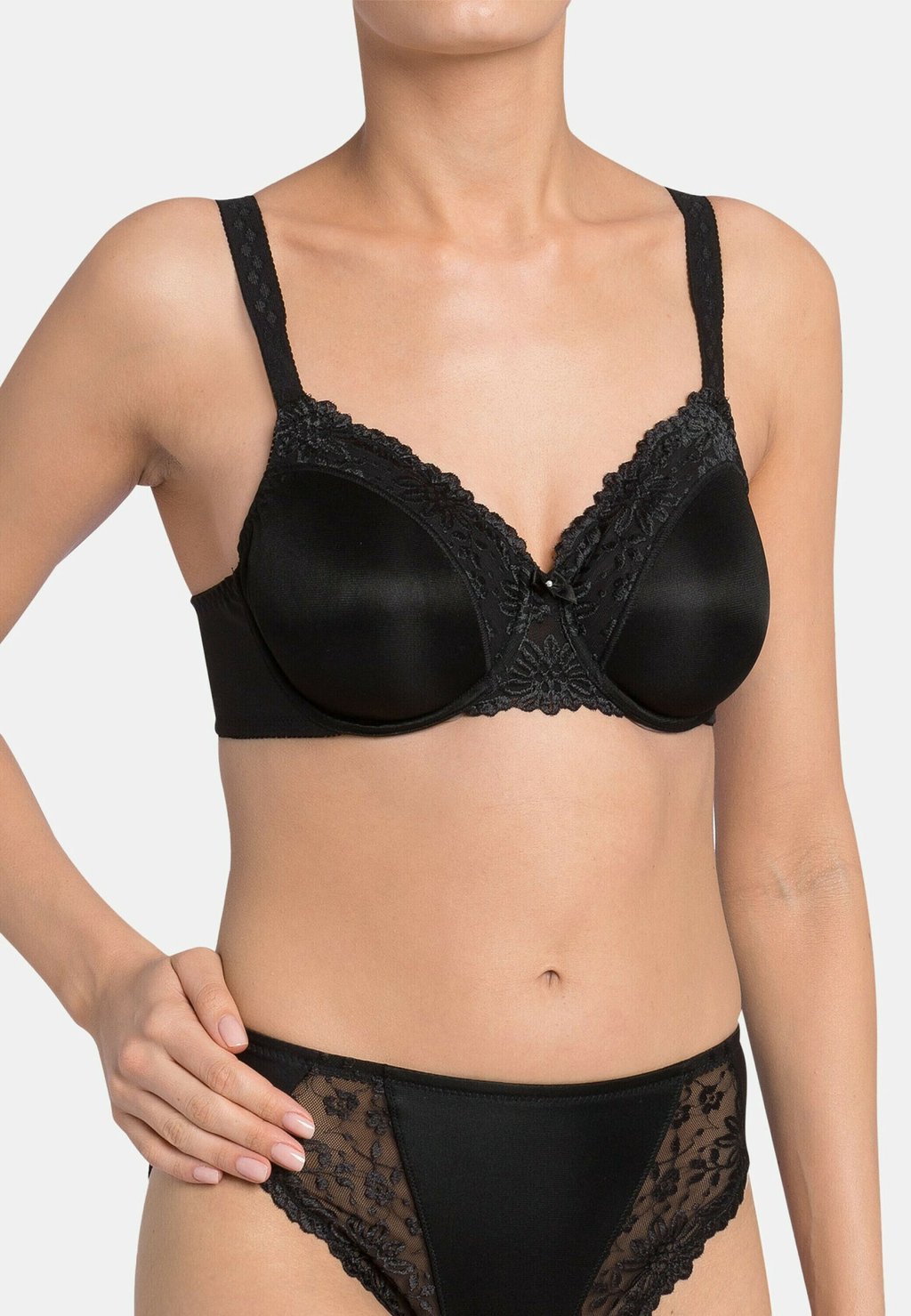 Бюстгальтер на косточках MINIMZER FORM SOFT Triumph, черный
Бюстгальтер на косточках MINIMZER FORM SOFT Triumph, черный