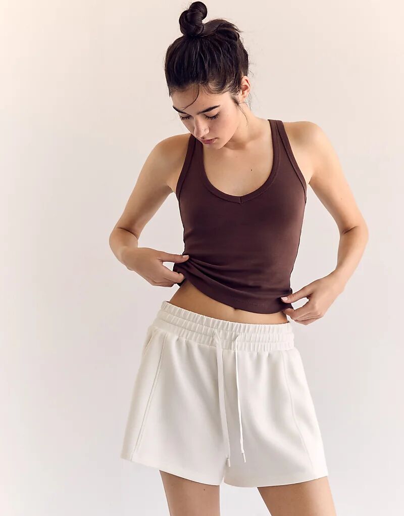 Футболка Stradivarius с V-образным вырезом и спиной-борцовкой коричневого цвета
Футболка Stradivarius с V-образным вырезом и спиной-борцовкой коричневого цвета