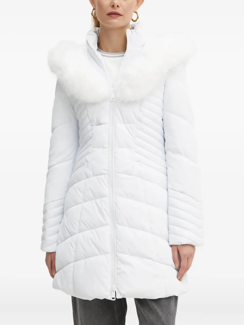 Стеганая шуба из искусственного меха GUESS USA, белый
Стеганая шуба из искусственного меха GUESS USA, белый