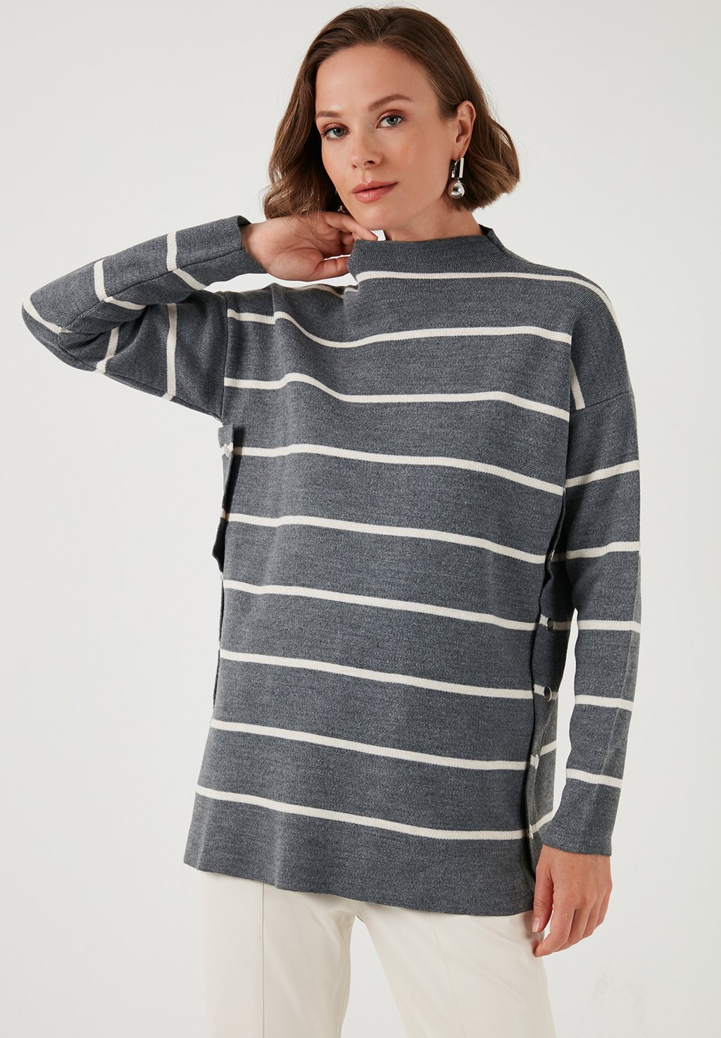 Джемпер LELA, темно-серый
Джемпер LELA, темно-серый