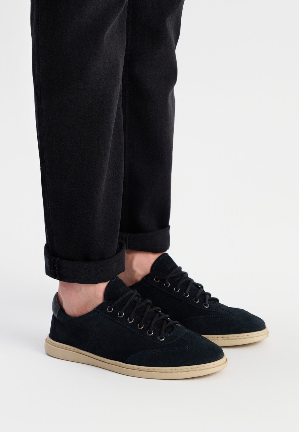 Кроссовки RYŁKO, темно-синий
Кроссовки RYŁKO, темно-синий