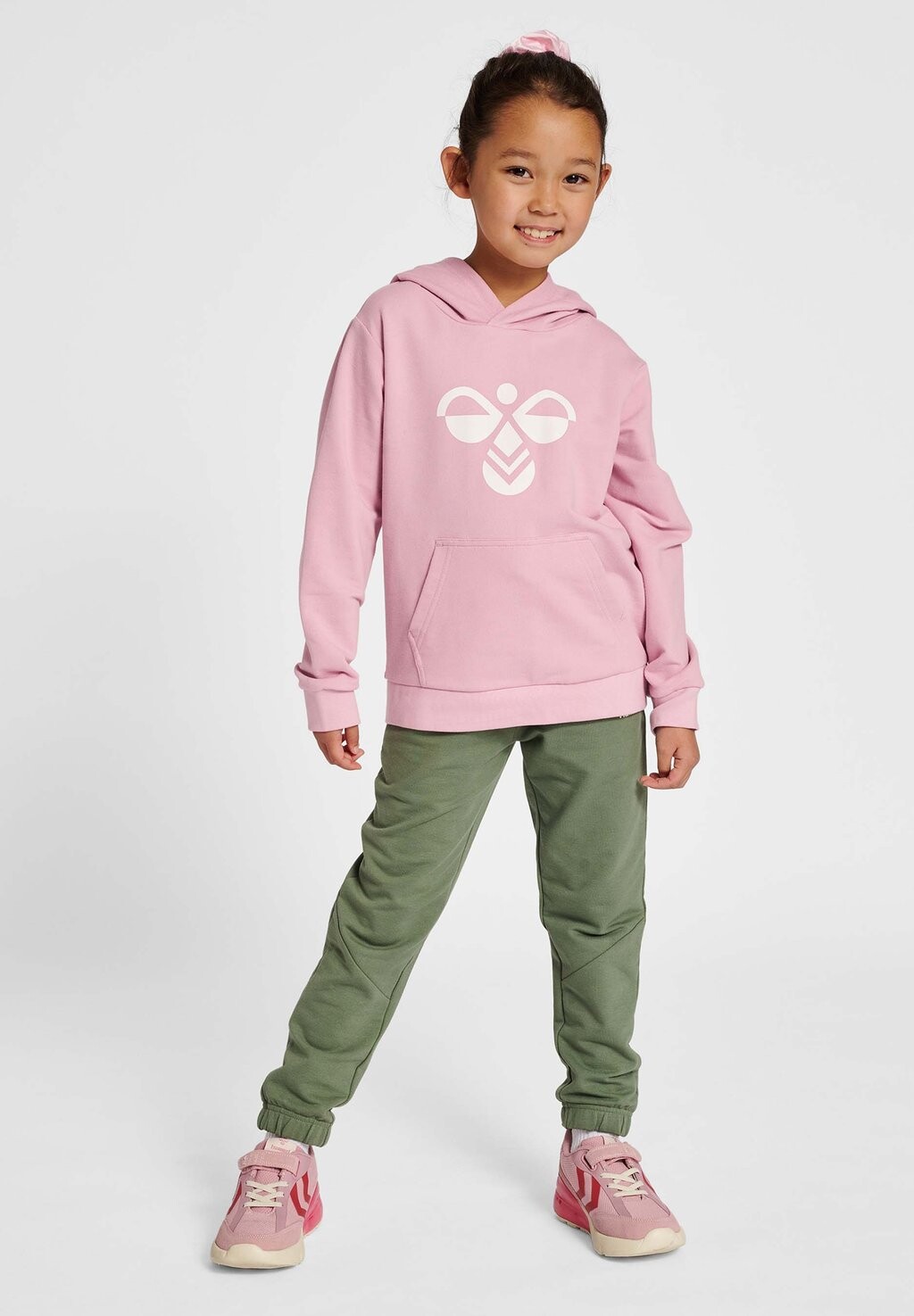 Толстовка CUATRO Hummel, цвет zephyr
Толстовка CUATRO Hummel, цвет zephyr