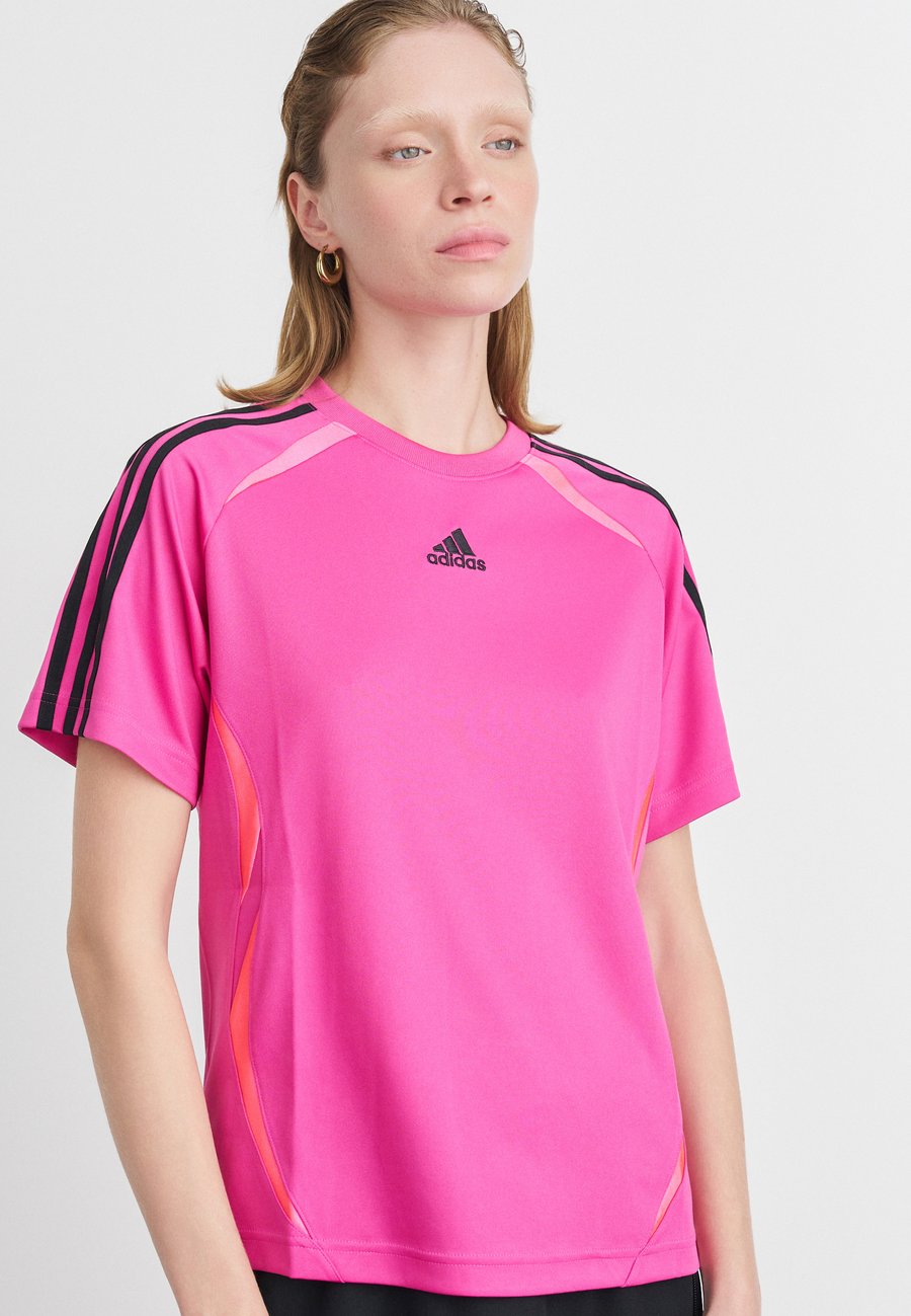 Футболка Adidas Originals TEAMGEIST TEE, Semi Lucid Fuchsia/Black/Pink, Черный, Футболка Adidas Originals TEAMGEIST TEE, Semi Lucid Fuchsia/Black/Pink
Футболка Adidas Originals TEAMGEIST TEE, Semi Lucid Fuchsia/Black/Pink, Черный, Футболка Adidas Originals TEAMGEIST TEE, Semi Lucid Fuchsia/Black/Pink