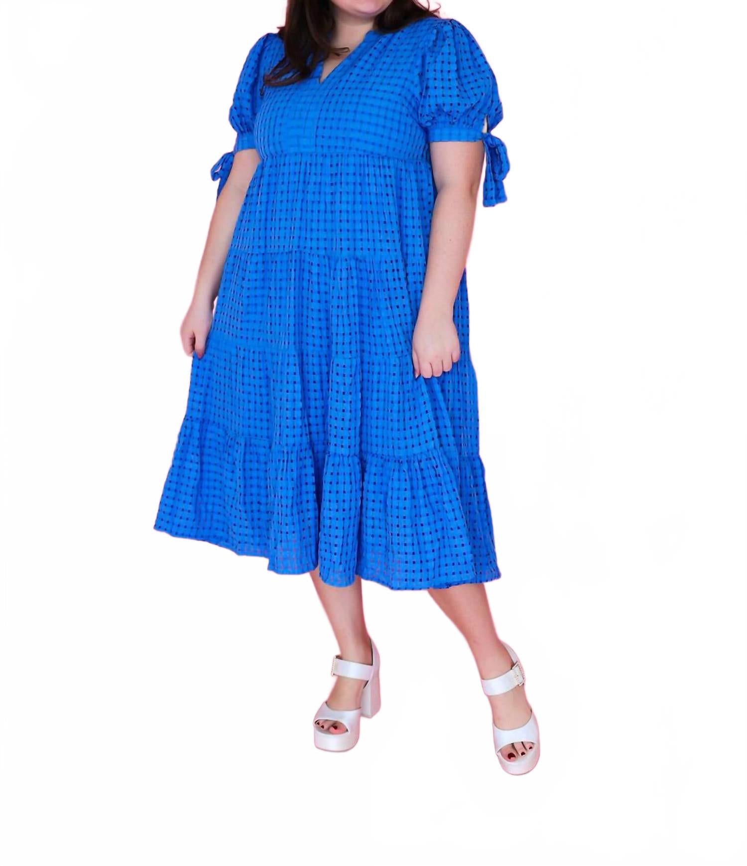 Нежно-голубое платье миди в клетку Peach Love
Нежно-голубое платье миди в клетку Peach Love