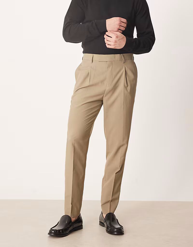 Строгие зауженные брюки со складкой спереди Asos Design, темно-серый
Строгие зауженные брюки со складкой спереди Asos Design, темно-серый