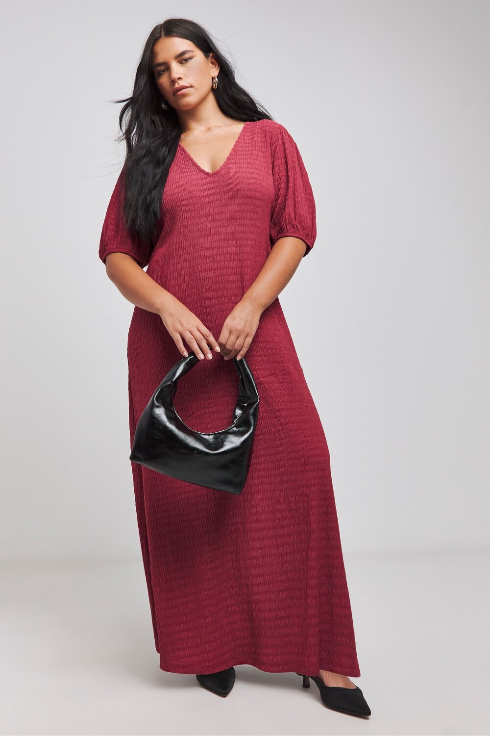 Асимметричное макси платье из текстурированного трикотажа с карманами Simply Be, розовый
Асимметричное макси платье из текстурированного трикотажа с карманами Simply Be, розовый